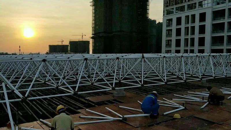 防城港螺栓球网架安装现场